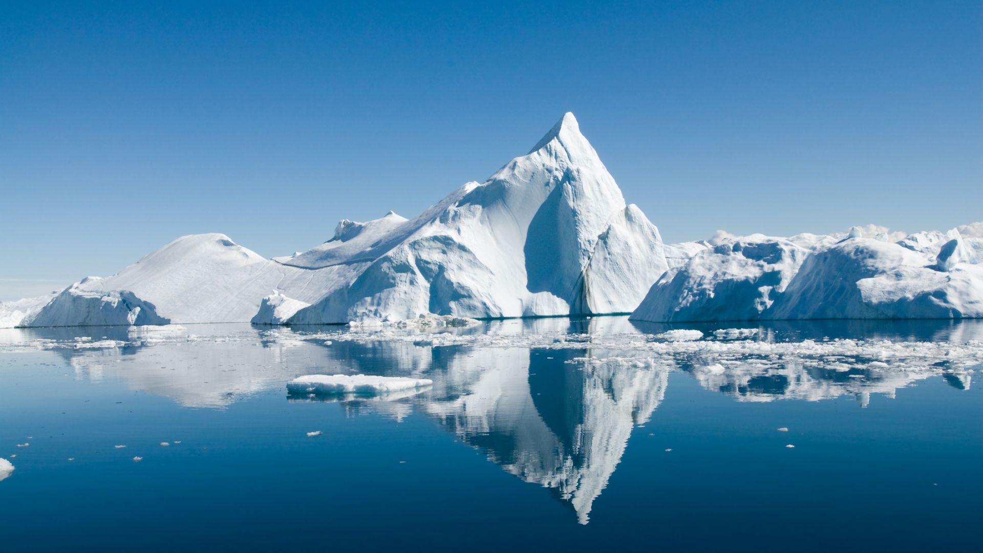 Гигантският айсберг, устремил се  към остров Южна Джорджия,  се разцепи