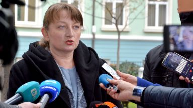 Министър Сачева през април пенсионерите с пенсия от 300 01лв до