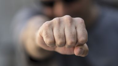 Посетител на Спешния център в Харманли е нападнал фелдшерка съобщават