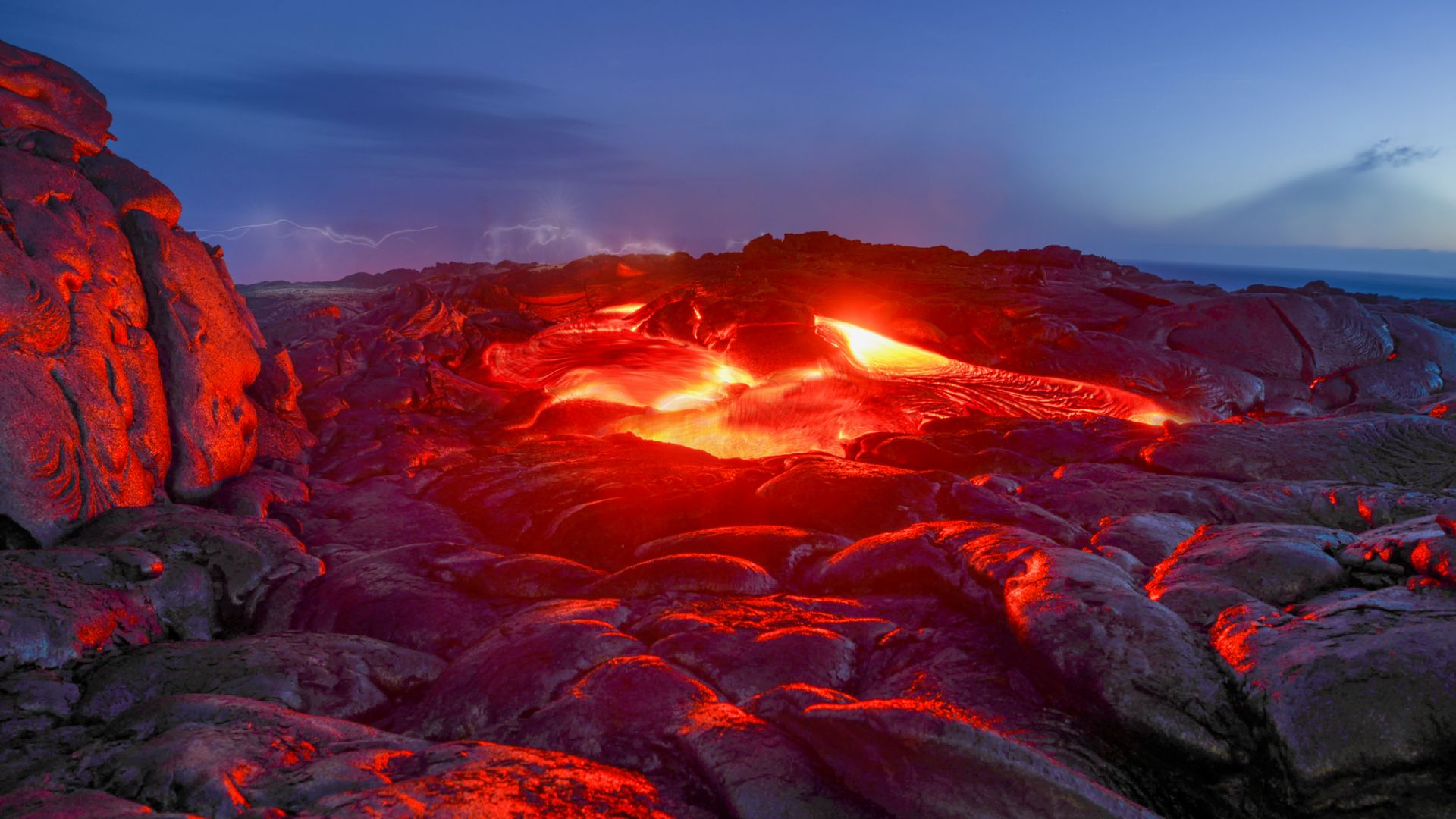 Вулканът Килауеа на Хаваите изригна (видео)
