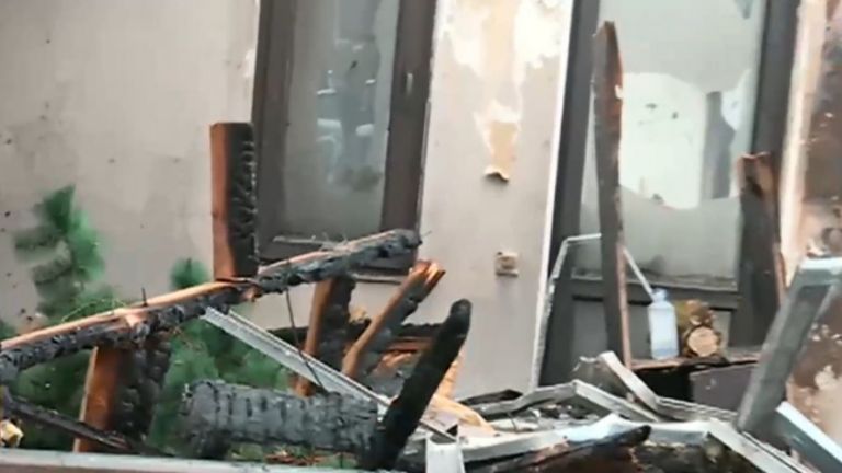 Да останеш само с дрехите на гърба си и да