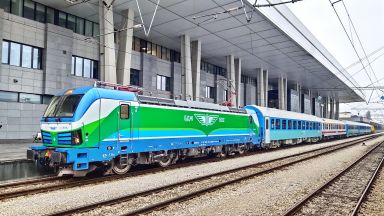 След 26 годишна пауза чисто нов локомотив на БДЖ потегли