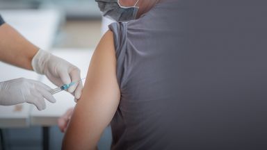 Унгария започна днес да инжектира ваксината на Пфайзер Бионтех срещу Ковид 19