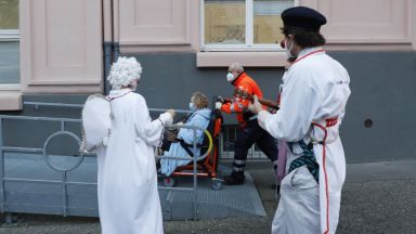 Чешкият здравен министър Ян Блатни обяви че страната преминава в