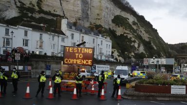 Британските власти обявиха днес че са идентифицирали два случая на