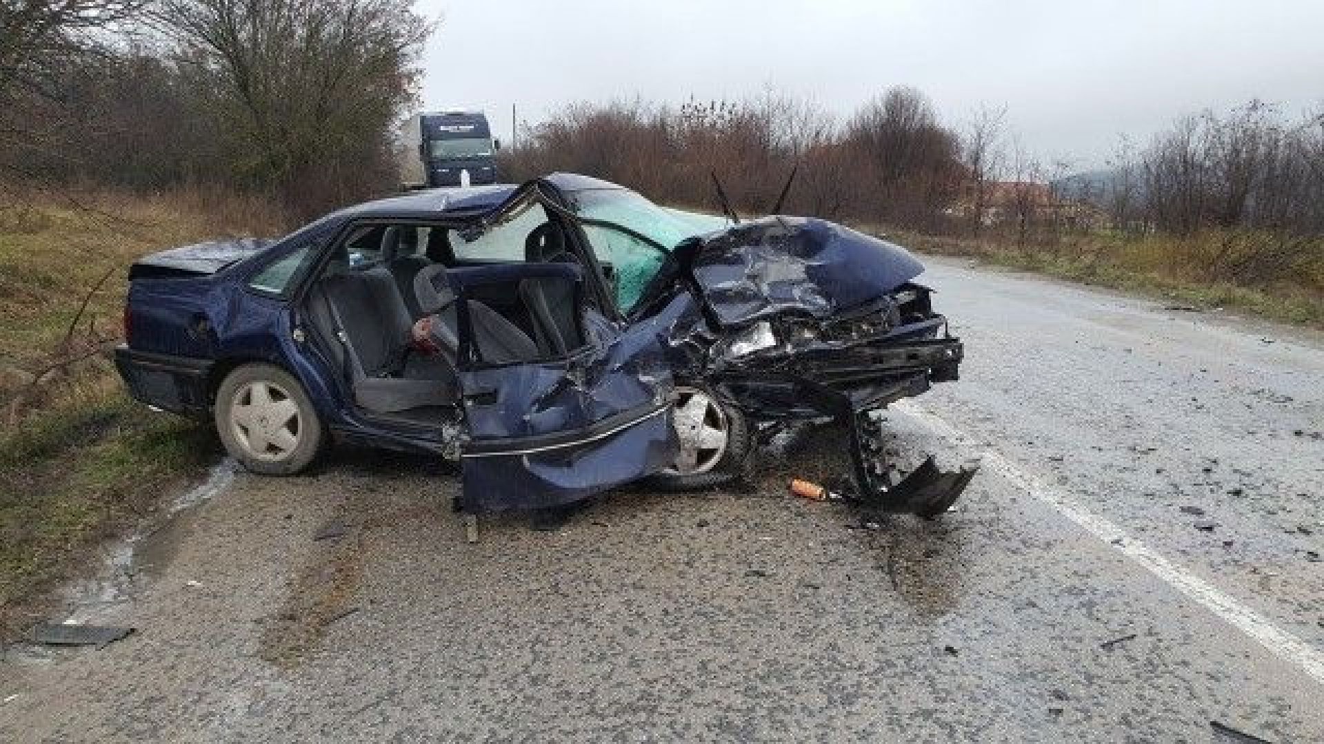Двама пострадали при челен удар на пътя Враца - Борован