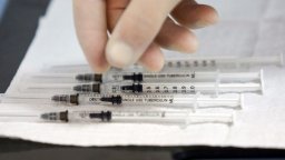 Фармацевт в САЩ унищожил умишлено 500 дози ваксина