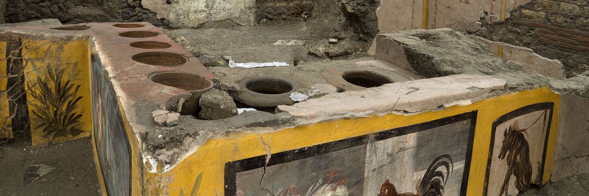 Археолози откриха древен снек бар в Помпей (снимки и видео)