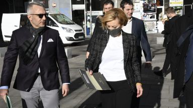 Коалиция Изправи се Мутри вън регистрира водачите на листите си