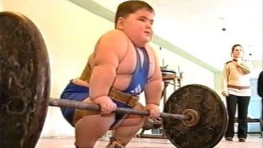 Джамбулат Хатохов който на 3 5 годишна възраст беше вписан в Книгата