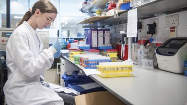 Италианската агенция за лекарствата препоръча използването на ваксината на АстраЗенека