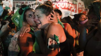 Аржентинският Конгрес одобри окончателно закон разрешаващ аборта до 14 ата седмица