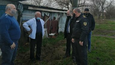 Задържаха извършителите на грабеж и побой над 72 годишен мъж в