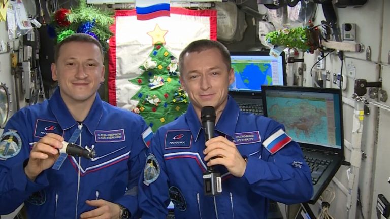 Космонавти честитиха настъпващата Нова година на жителите на Земята