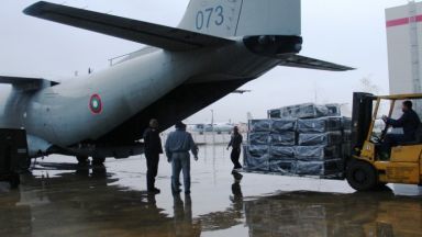 Камиони докараха хуманитарната помощ за Хърватия на авиобаза Враждебна тази