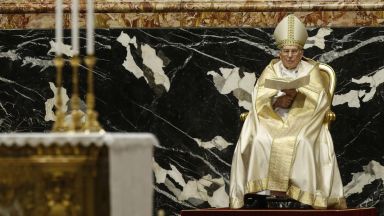 Папа Франциск не водеше тази вечер едночасовата новогодишна служба в