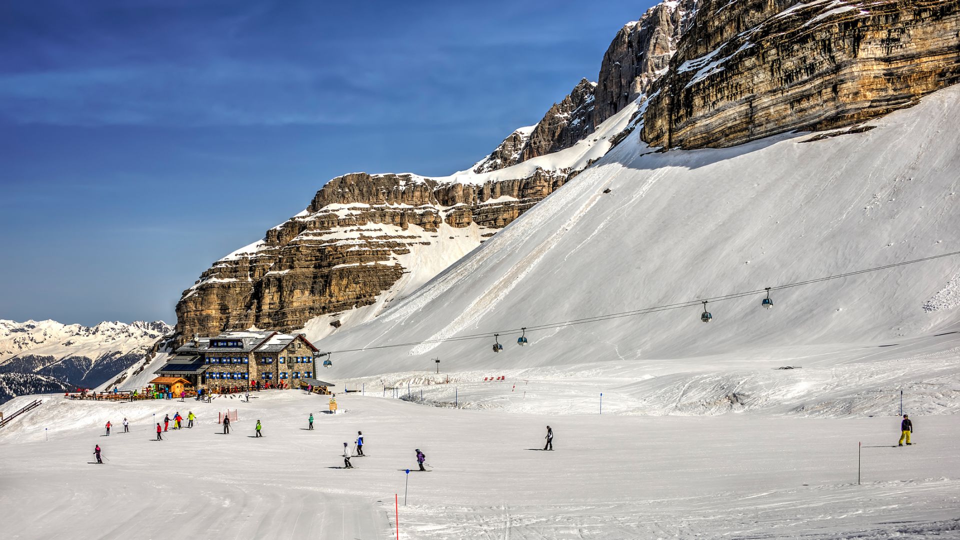 Италия отлага отварянето на ски пистите заради високия брой заразени с коронавируса