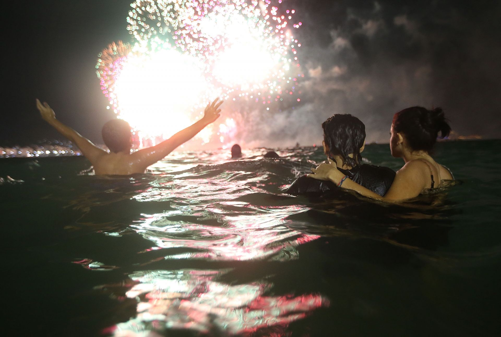 В Бразилия празнуват на плажа Копакабана
