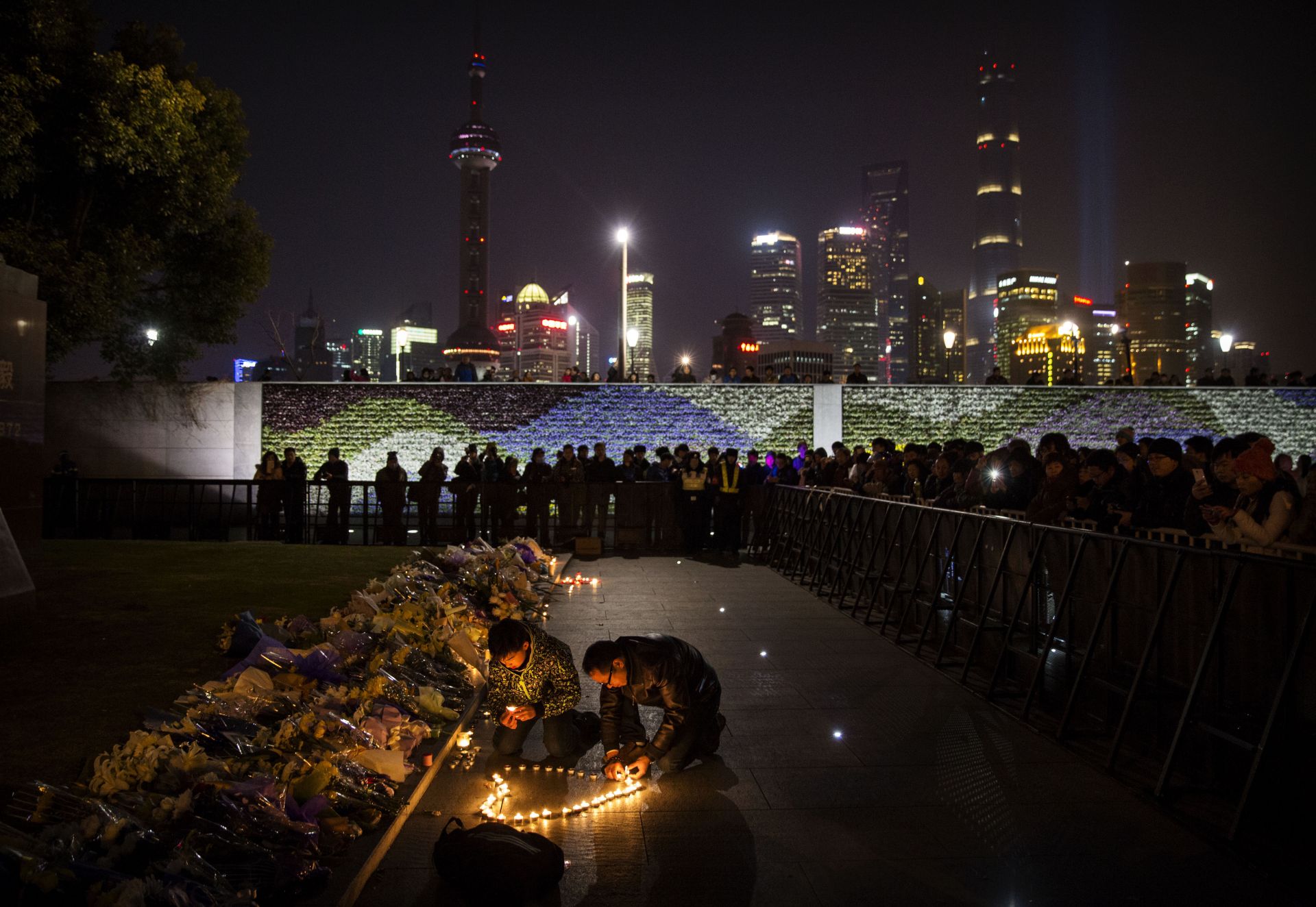 В Шанхай отбелязват паметта на загиналите в бунт през Новогодишната нощ на 2015 г.