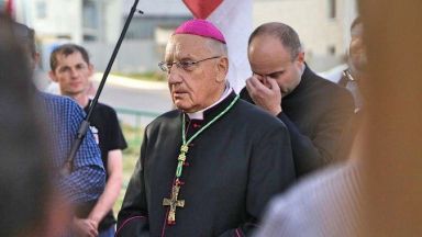 Главата на Католическата църква в Беларус архиепископ Тадеуш Кондрусевич напусна