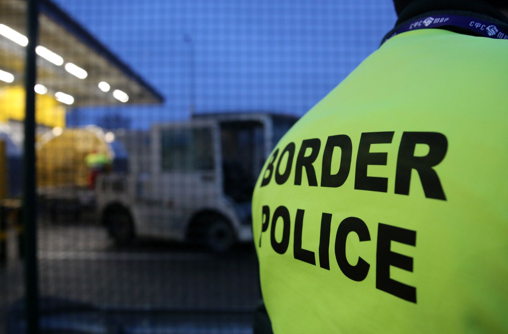 Гранична полиция охранява пратката с ваксините