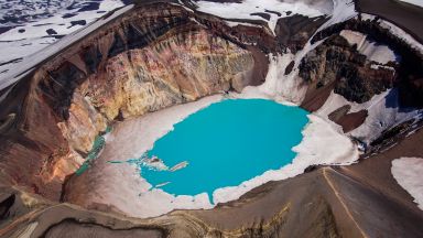 Изумителната Камчатка - от вулкани до кипящи езера (видео)