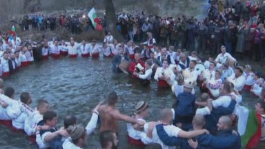 Въпреки призива на местните власти тази година заради пандемията да