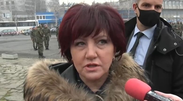 Цвета Караянчева е в родния си град Кърджали за церемонията по освещаването на бойните знамена, която се  провежда на Йордановден