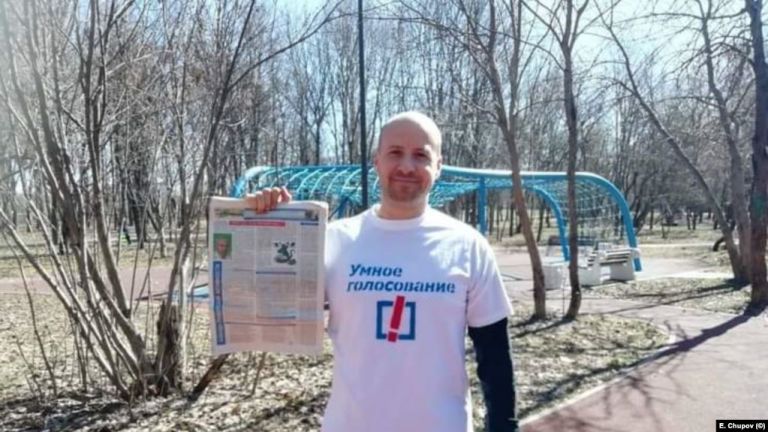 Руският опозиционер Евгени Чупов, който преди 16 месеца потърси политическо