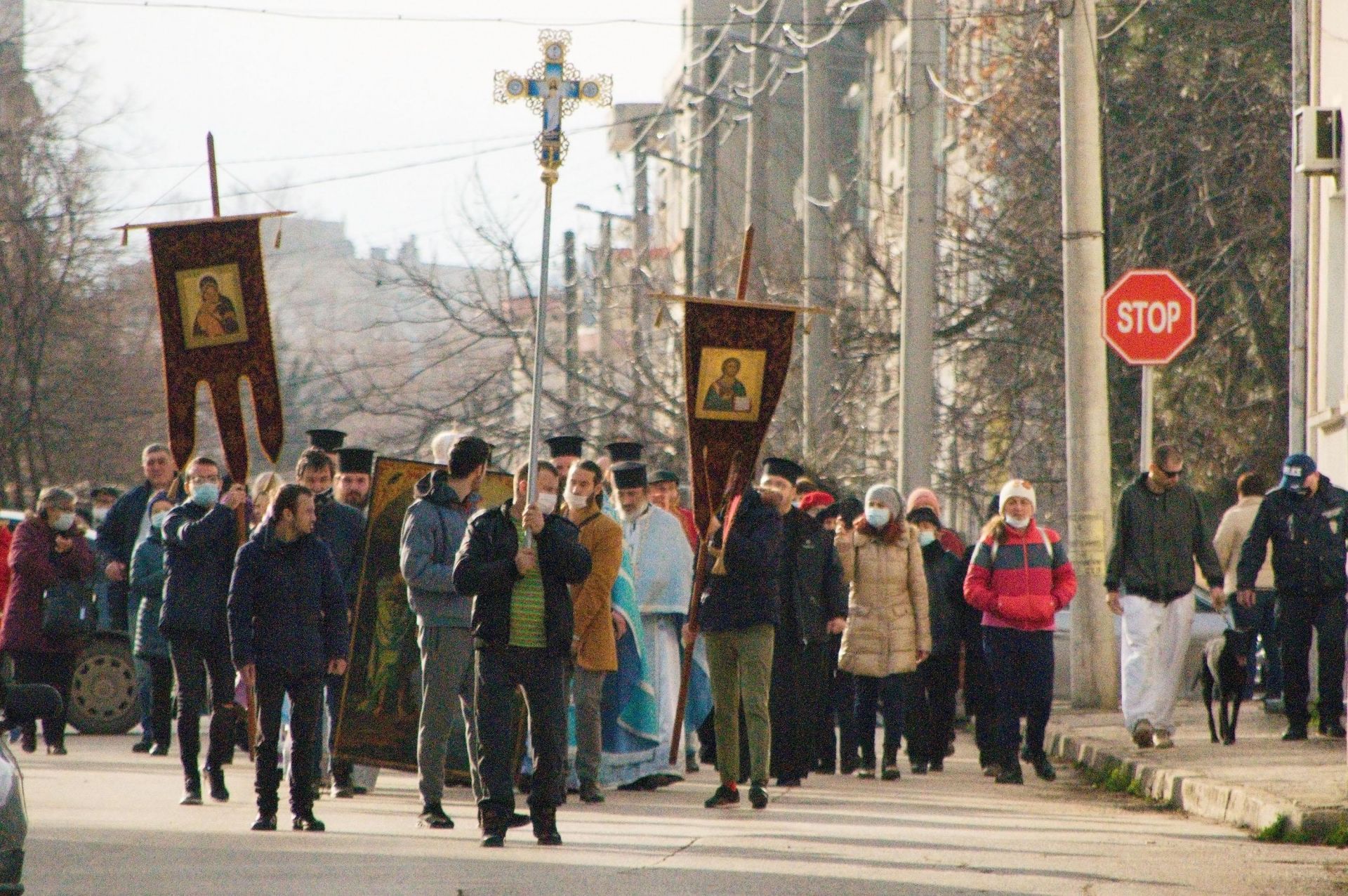 Литийно шествие за Боявление в Силистра върпреки падемията