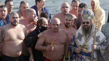 Вячеслав Борисов на 36 г за трети път извади кръста