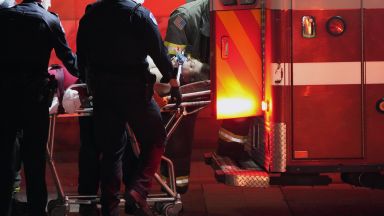 Американски официални представители обявиха Капитолия за обезопасен четири часа след