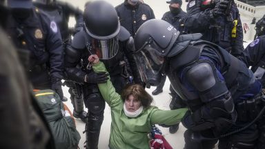 Четирима души са починали по време на насилствената окупация на