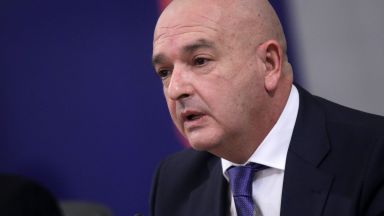 Председателят на Националния оперативен щаб генерал майор проф д р Венцислав Мутафчийски