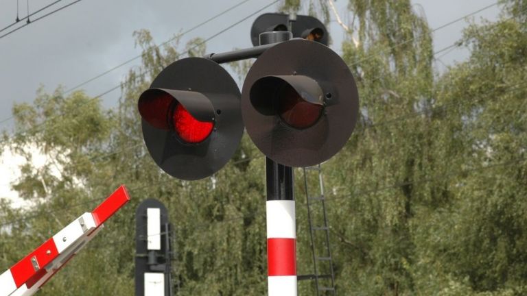 Ще бъде прекъснато преминаването на пътни превозни средства по жп