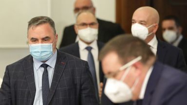 Отчитаме първи крачки от края на третата вълна в България