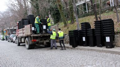 Общинското предприятие Чистота започна поставянето на 1100 нови контейнера за