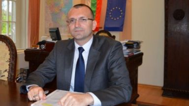 Ремонт на язовирните стени и водовземните кули на двата язовира