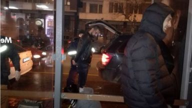 Трима задържани при спецакция във Велико Търново, продавали оръжие (видео)