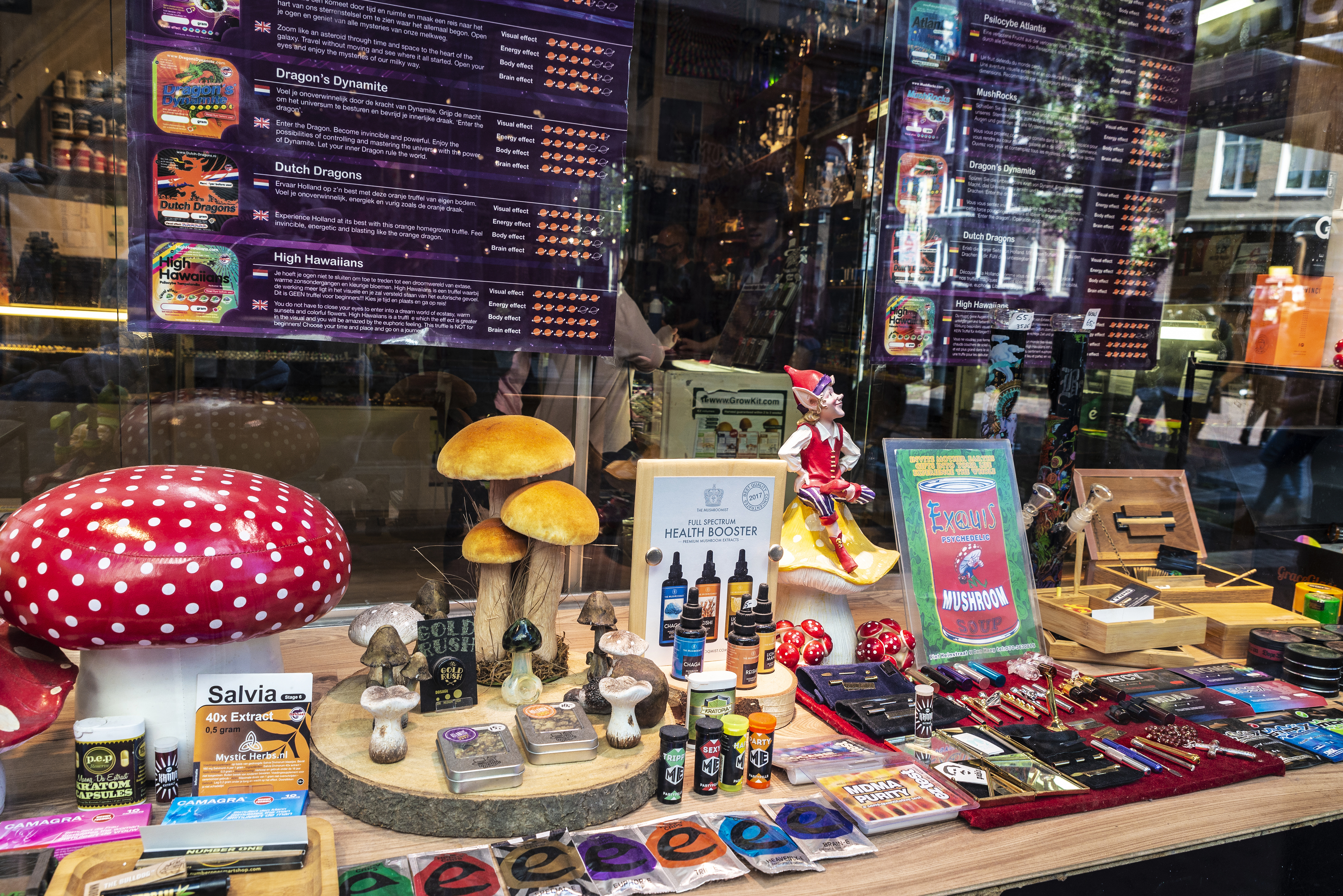 Амстердам иска забрана за продажбата на марихуана на туристи