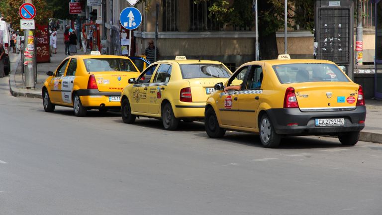 В София вече има таксита, които работят с по-висока първоначална