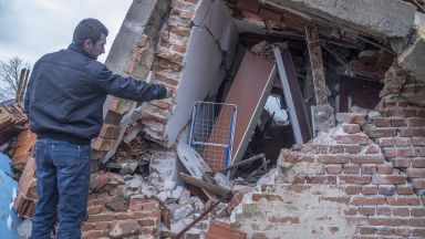 След земетресението с магнитуд 6 3 по Рихтер което удари хърватския