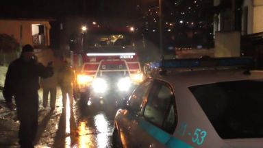 7 деца и четирима възрастни са извадени от срутена къща