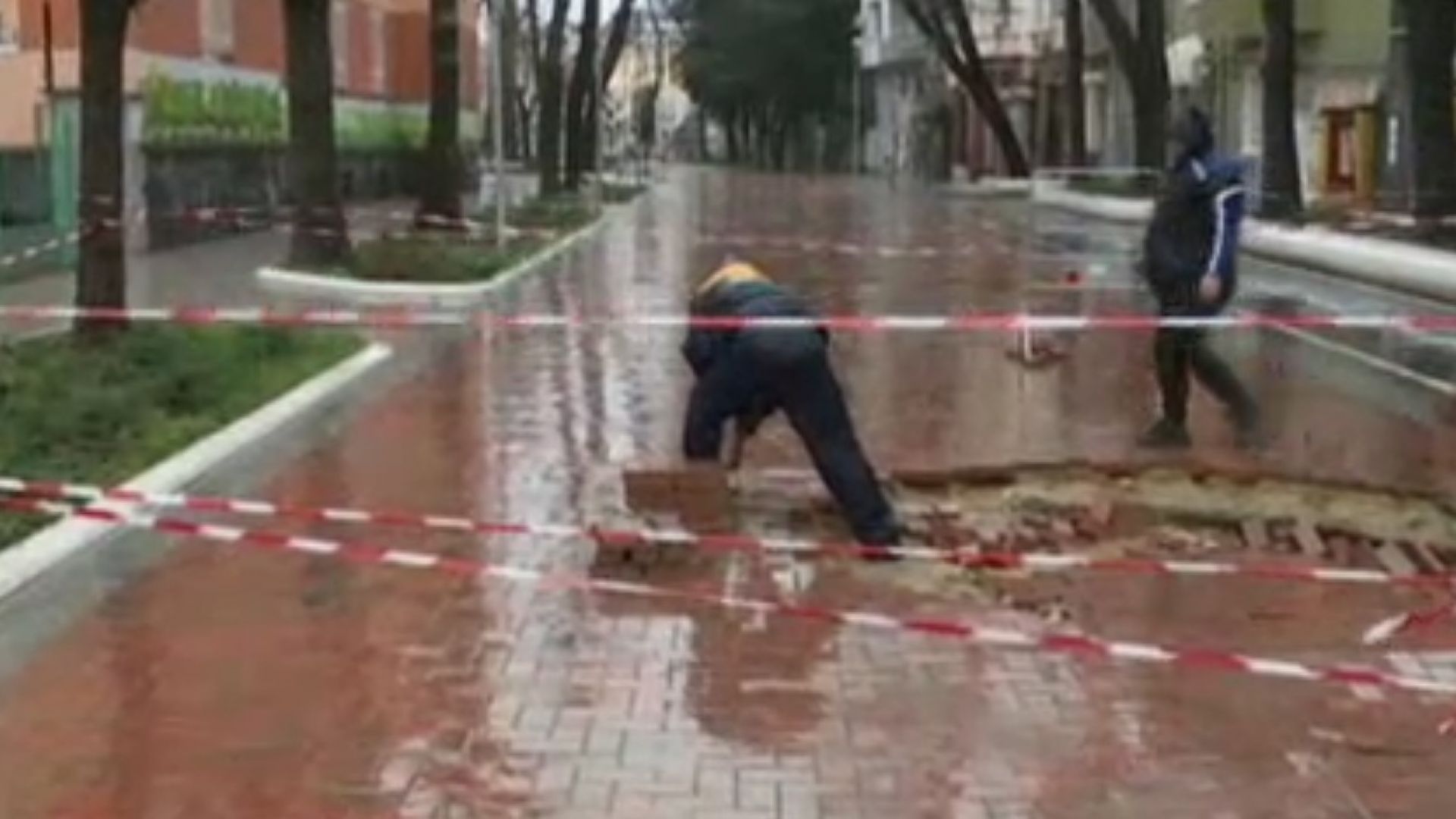 Улица пропада за трети път след основнен ремонт във Варна