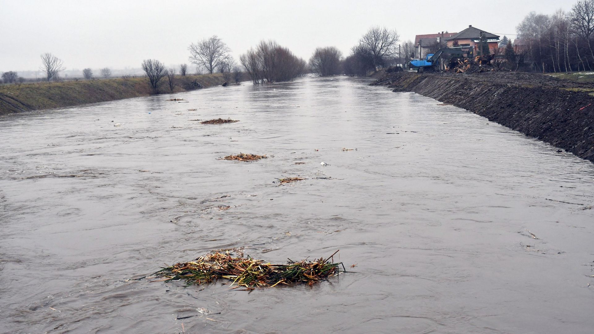 Опасност от наводнения във водосборите на реките Искър, Марица и Места