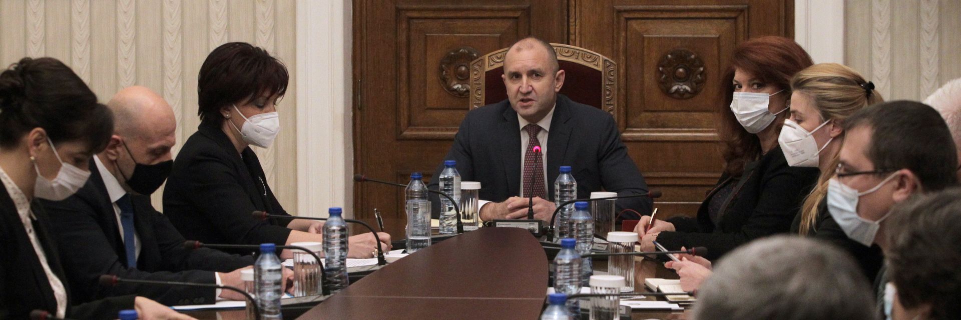 Напрегнати консултации при президента: ГЕРБ против "екзотични промени" в последния момент 