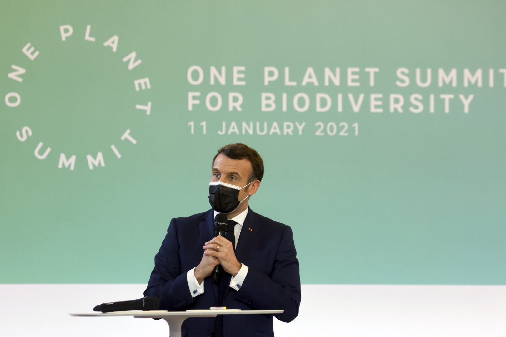 Президентът на Франция Еманюел Макрон говори по време на срещата на върха на срещата на върха "Една планета"