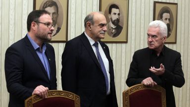 Атака настоява за незабавното спиране на натовските учения у нас