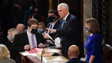 Вицепрезидентът на САЩ Майк Пенс заяви че няма да се