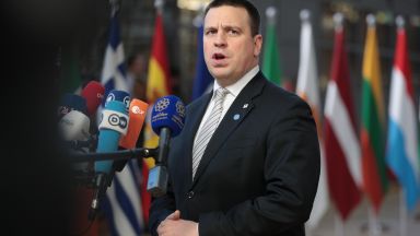 Премиерът на Естония Юри Ратас обяви че подава оставка във